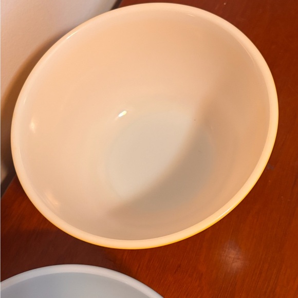 Vintage Pyrex Mixing Bowls – Yellow and Blue, Mid-Century Ovenware - Picture 7 of 8
